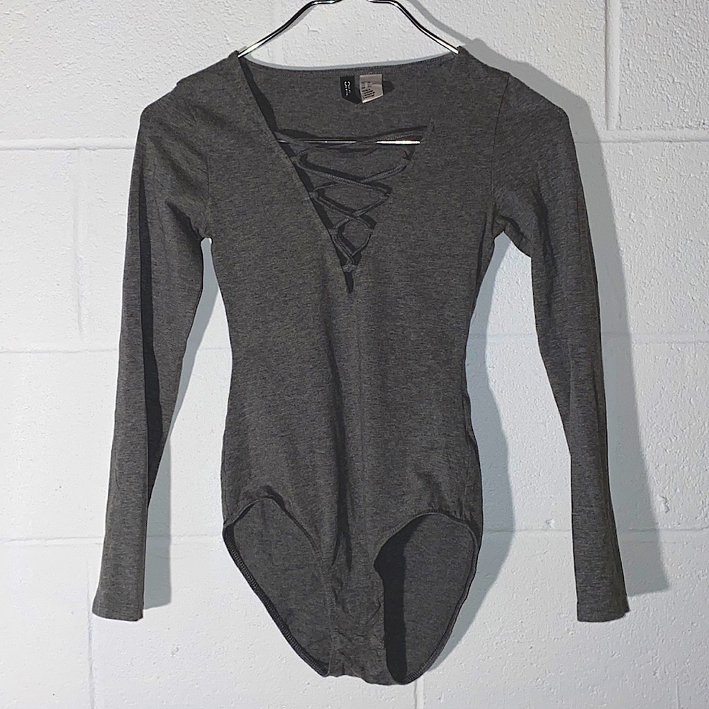 Long Sleeve Crisscross V-neck Bodysuit 🤎🩶